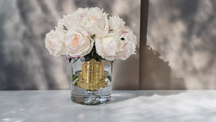 Côte Noire Luxury Grand Pink Blush Rose Bud Bouquet Gold Badge Pink Box