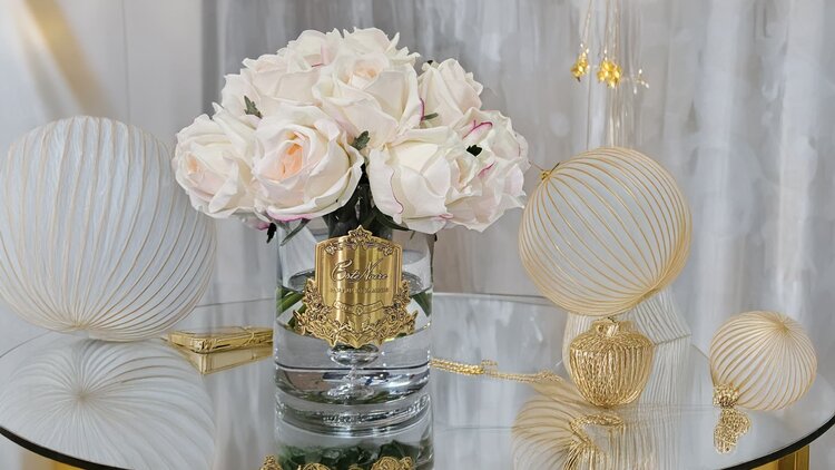 Côte Noire Luxury Grand Pink Blush Rose Bud Bouquet Gold Badge Pink Box