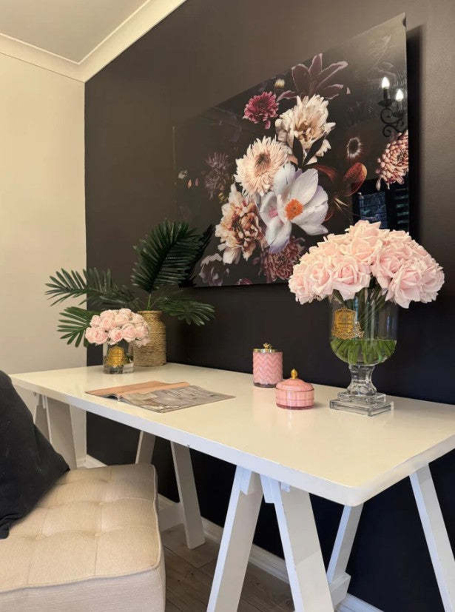 Côte Noire Luxury Grand French Pink Rose Bud Bouquet Gold Badge Pink Box