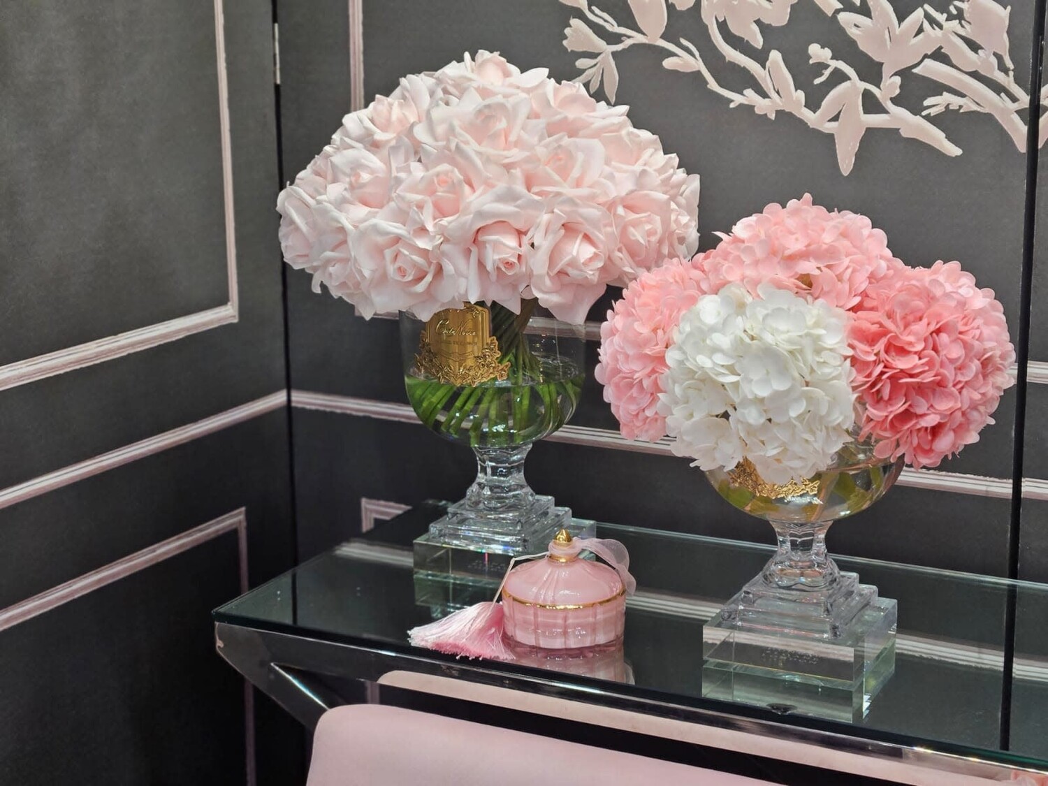 Côte Noire Luxury Versailles French Pink Rose Bouquet Gold Badge