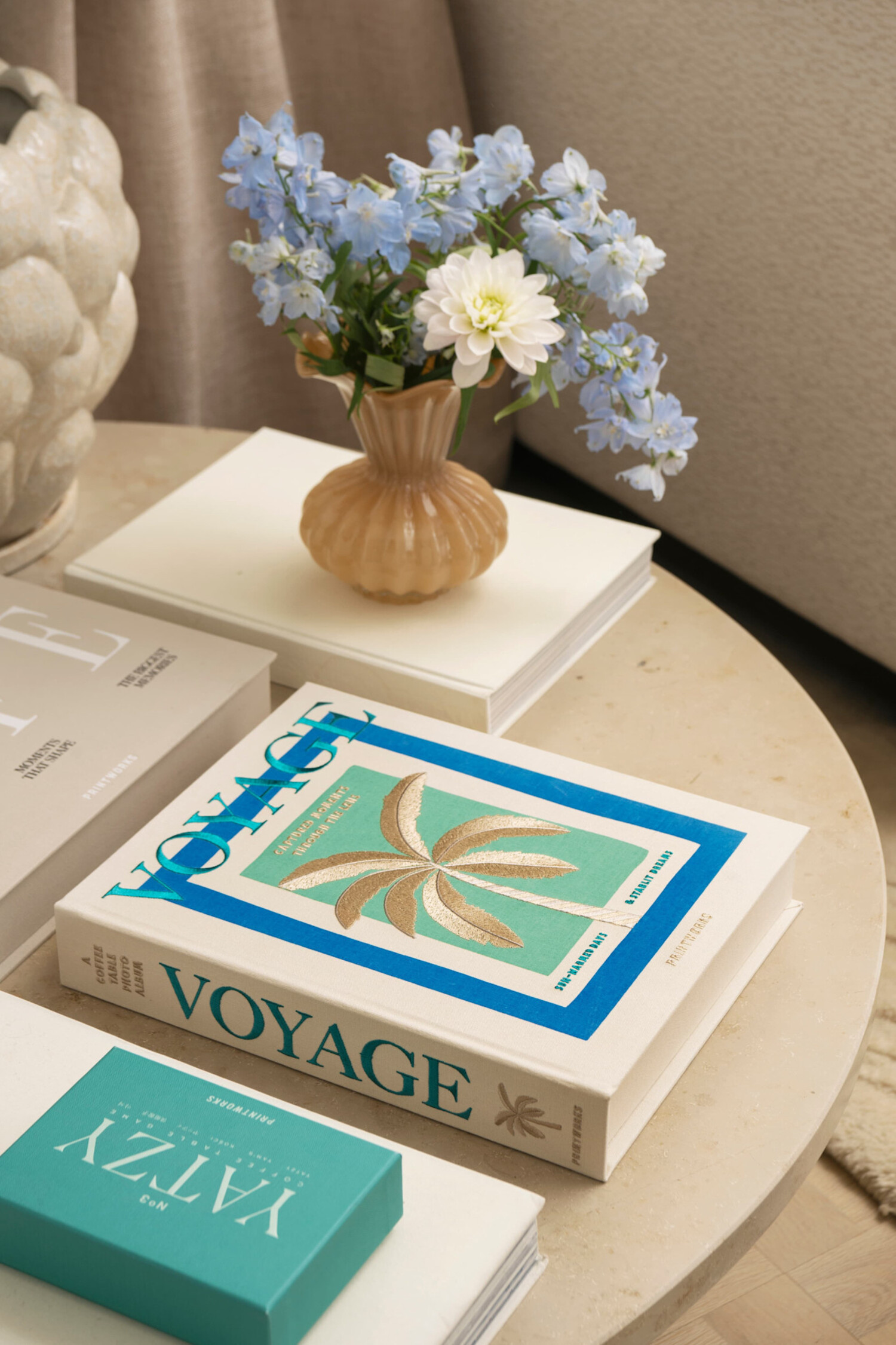 Koffietafelboek Voyage - geborduurd