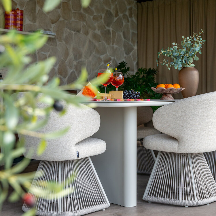 Richmond Interiors Outdoor eettafel Senza Light Beige 220 cm