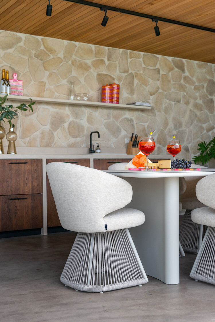 Richmond Interiors Outdoor eettafel Senza Light Beige 220 cm