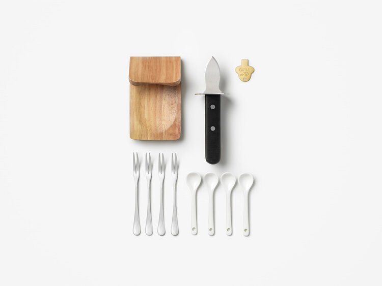 Koffietafelboek The Essentials Oyster Caviar tools - Blue