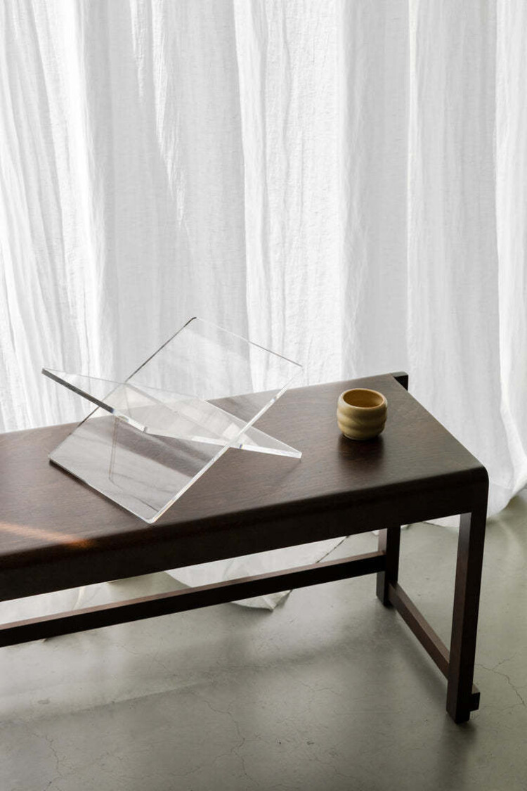 Boekenstandaard Tomei Acryl glas
