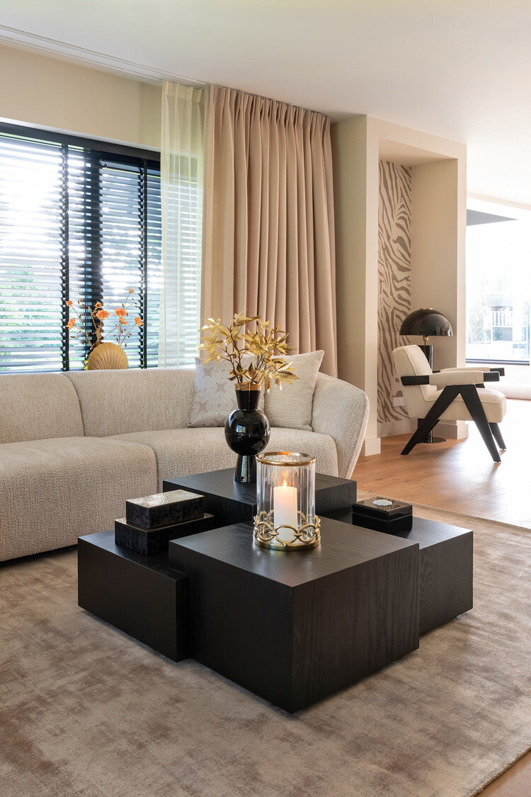 Richmond Interiors Bank Armand natural blockweave