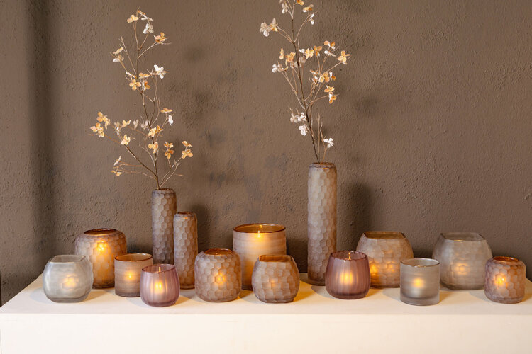 PTMD Collection Vaela Beige vaas glas honingraatpatroon Medium