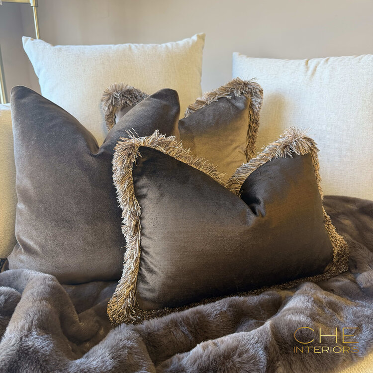 Brons interieur Sierkussen Luxus chocolat fringe met franjes 45x30 cm
