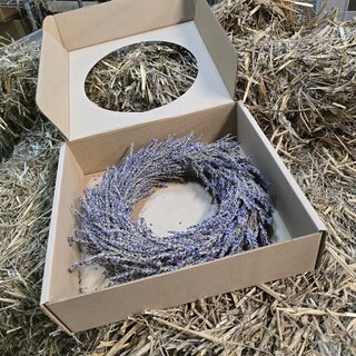 Krans van gedroogde lavendel