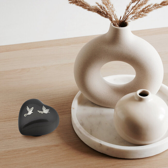 Metaal keepsake hart urn - zwart
