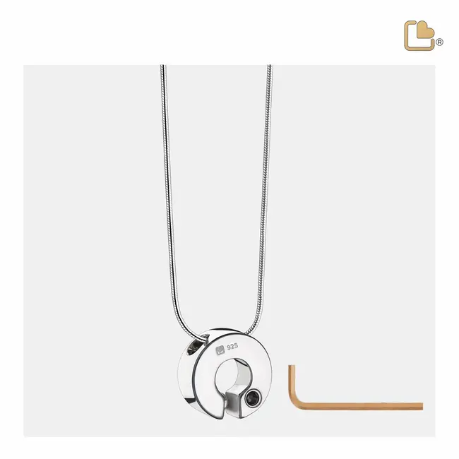 Omega ashanger zilverkleurig met zirkonia