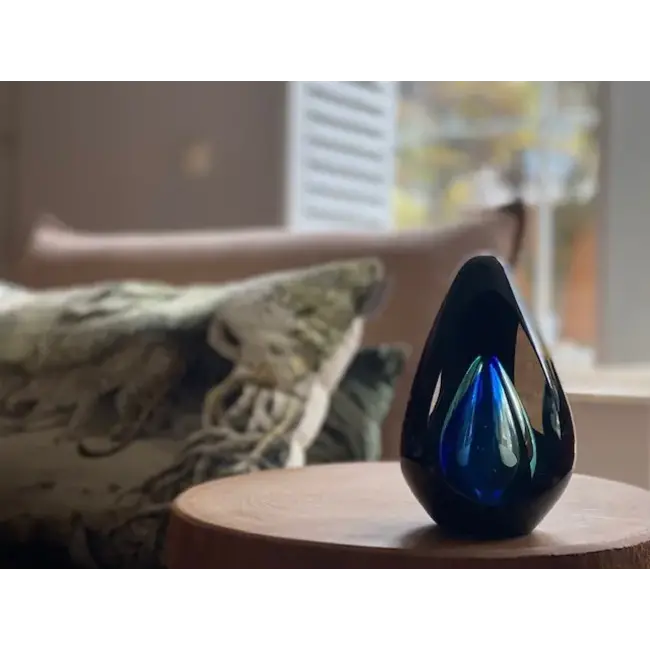 Kristalglazen urn Diamond - zwart met blauwe kern