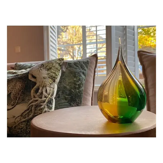 Kristalglazen druppel urn medium goud-groen