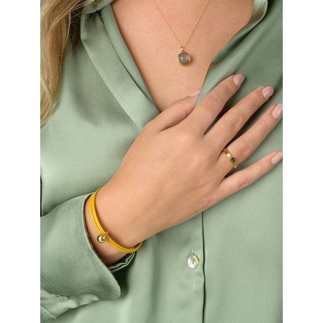 Charm dames armband met goudkleurige ashouder - geel