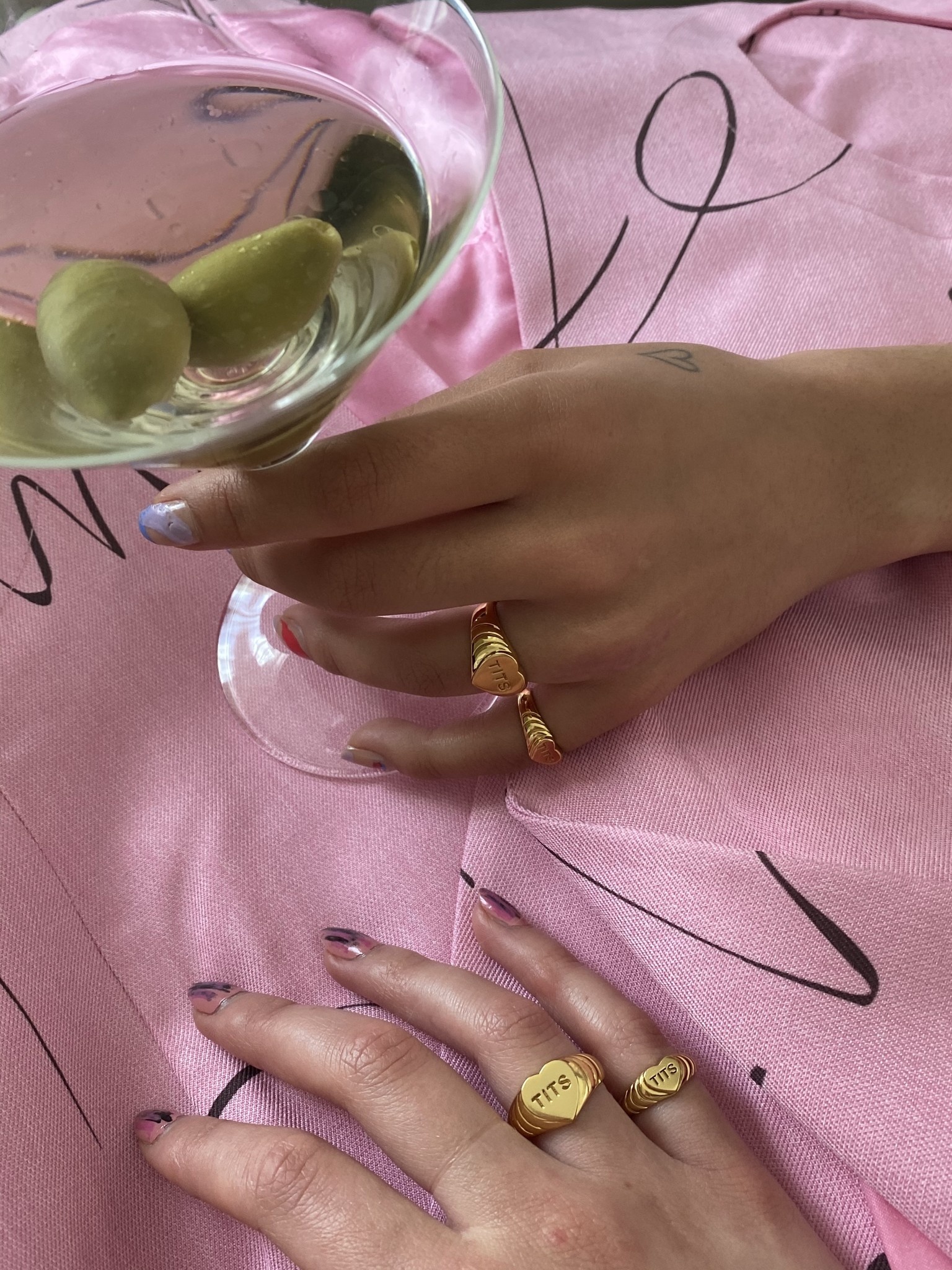 T.I.T.S. TITS PINK HART RING GOUD