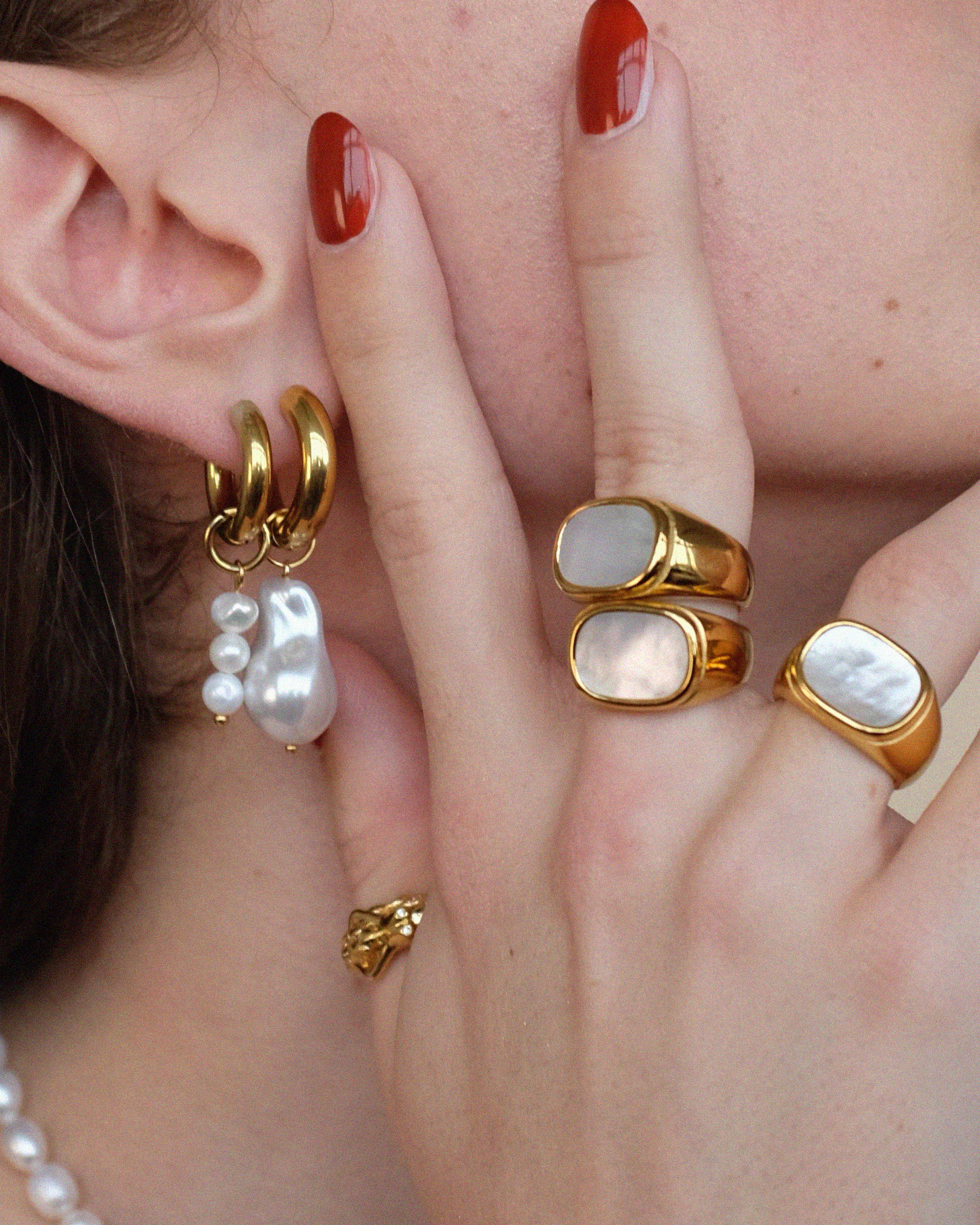 T.I.T.S. TRIPLE PEARL EARRING