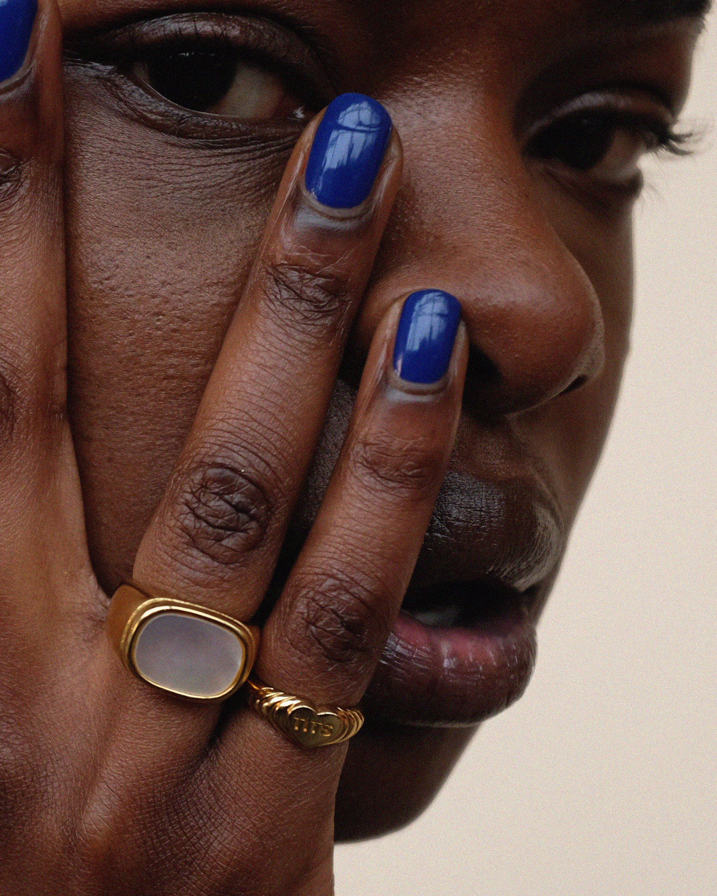 T.I.T.S. MOTHER OF PEARL RING GOLD