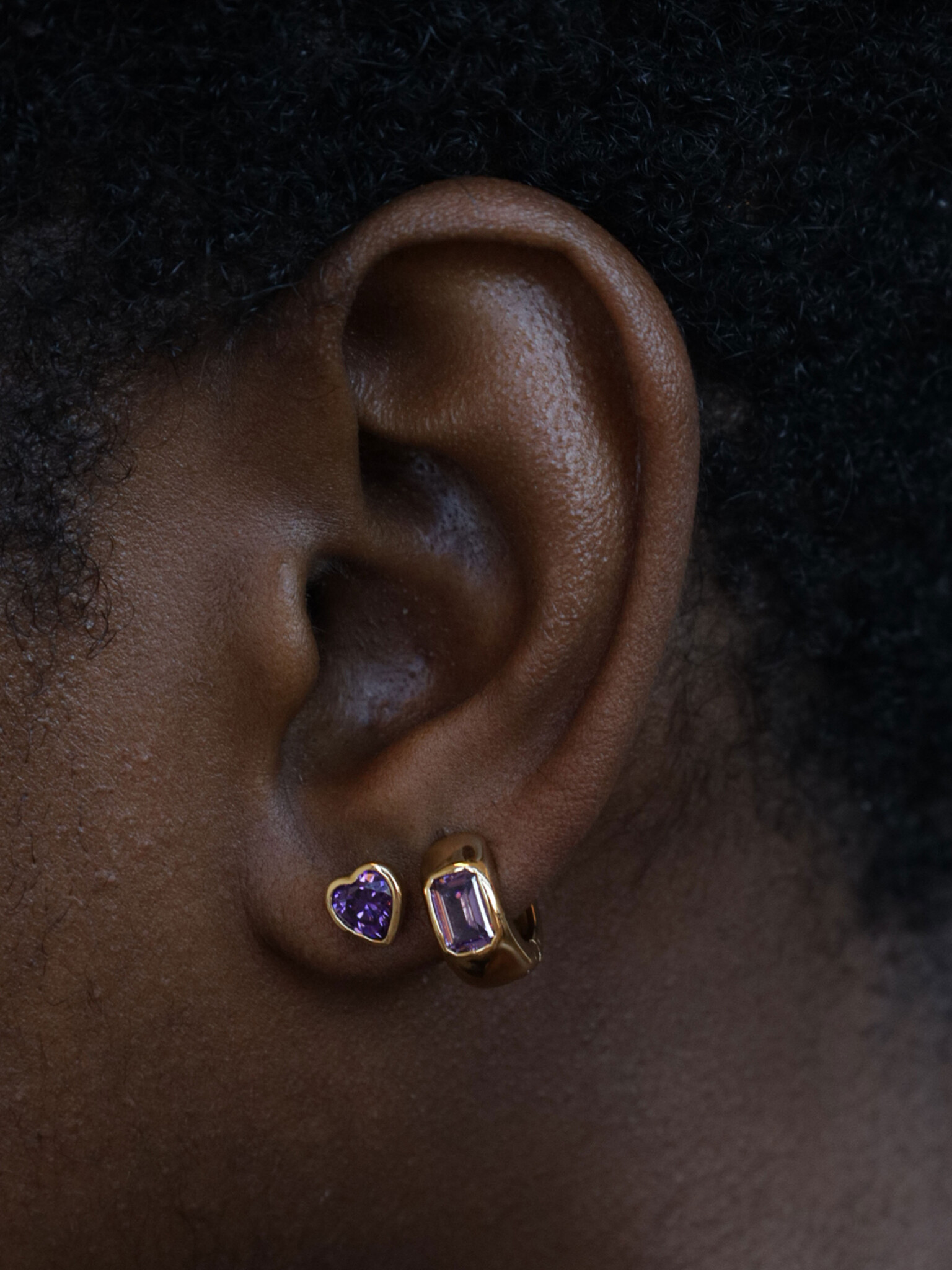 T.I.T.S. BIG AMETHYST HEART STUD GOLD