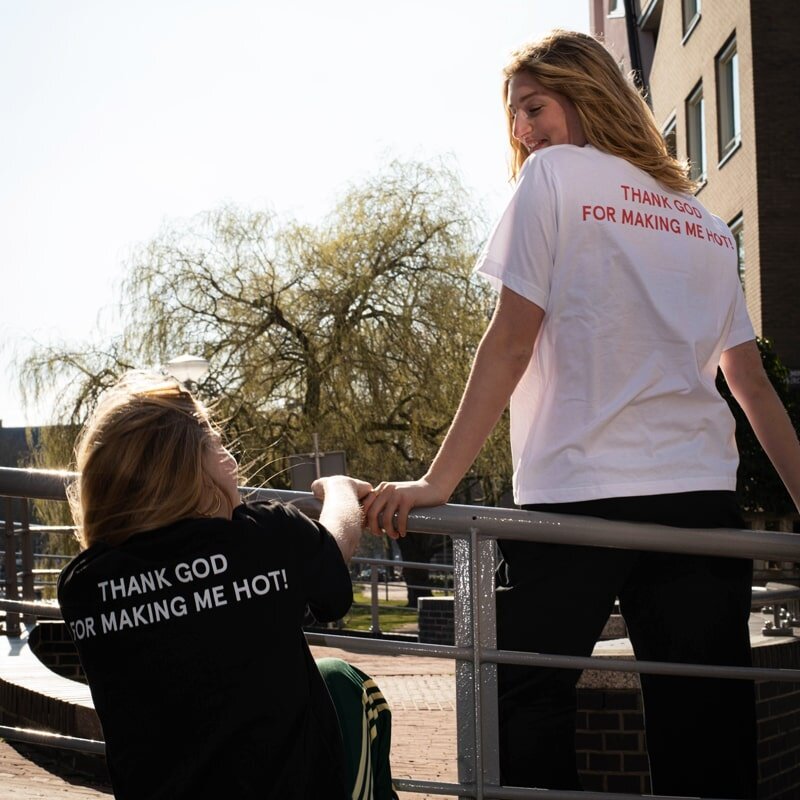 T.I.T.S. T-SHIRT THANK GOD ZWART