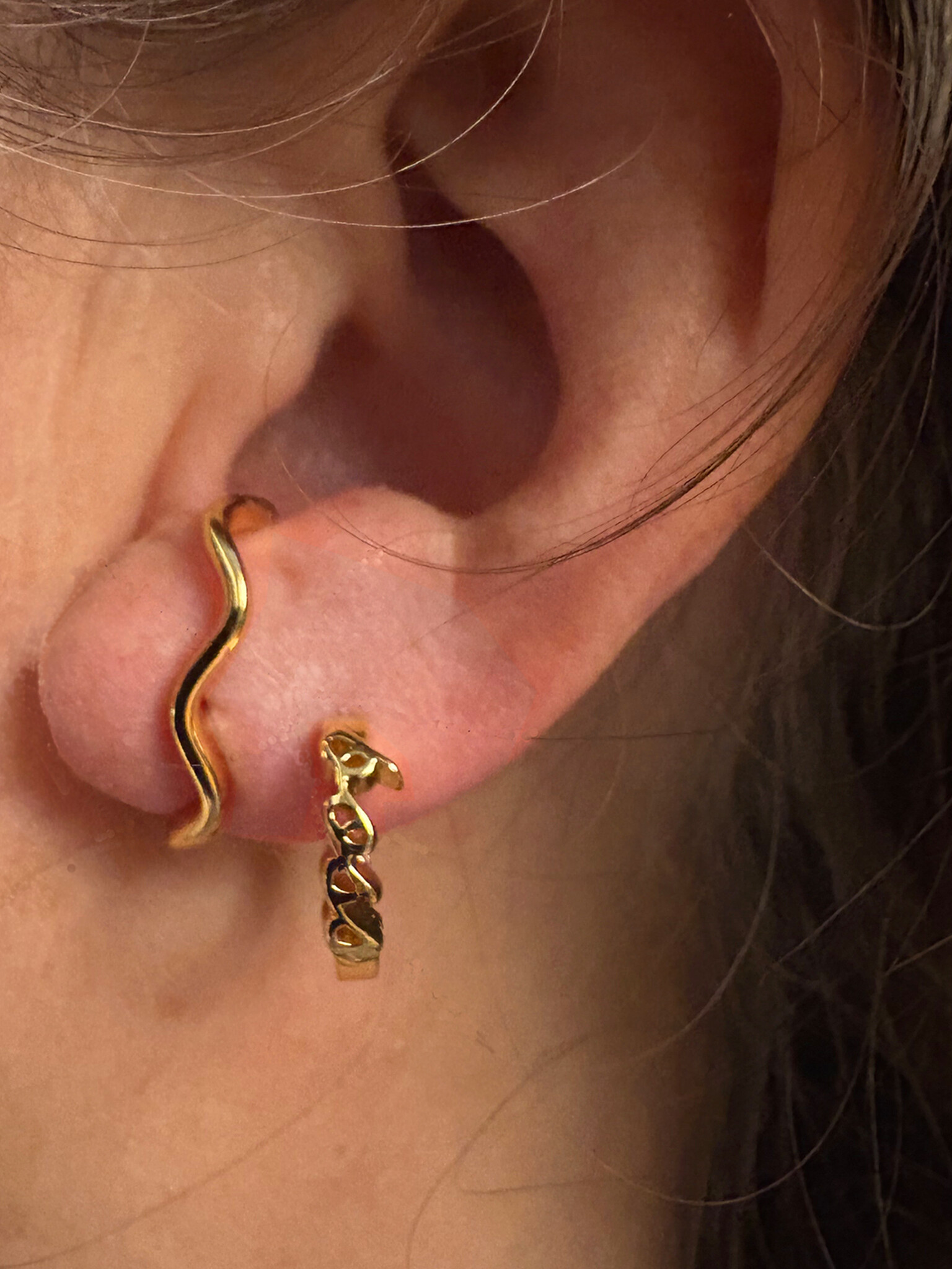 Embrace Wave Earring Gold