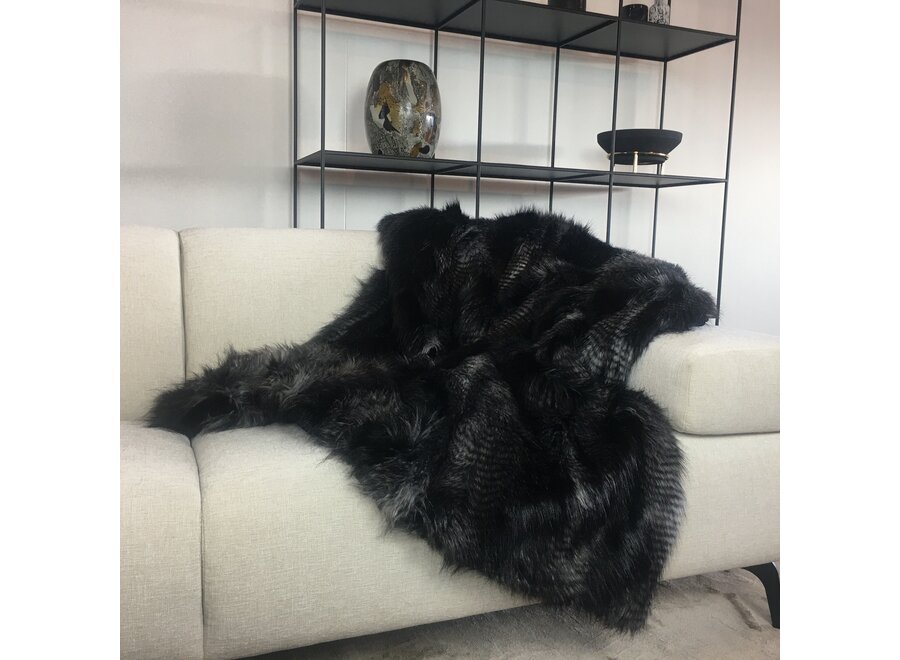 Fur throw 'Black Coyote'