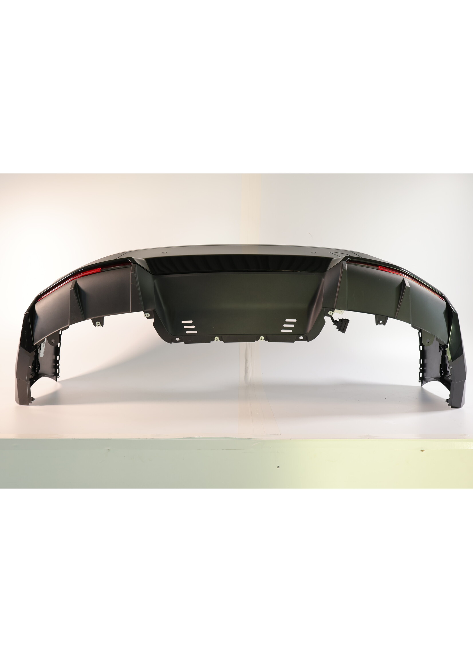 BMW BMW IX I20 Complete M-Package rear bumper M with PDC 511211460913 51125A2F3C9