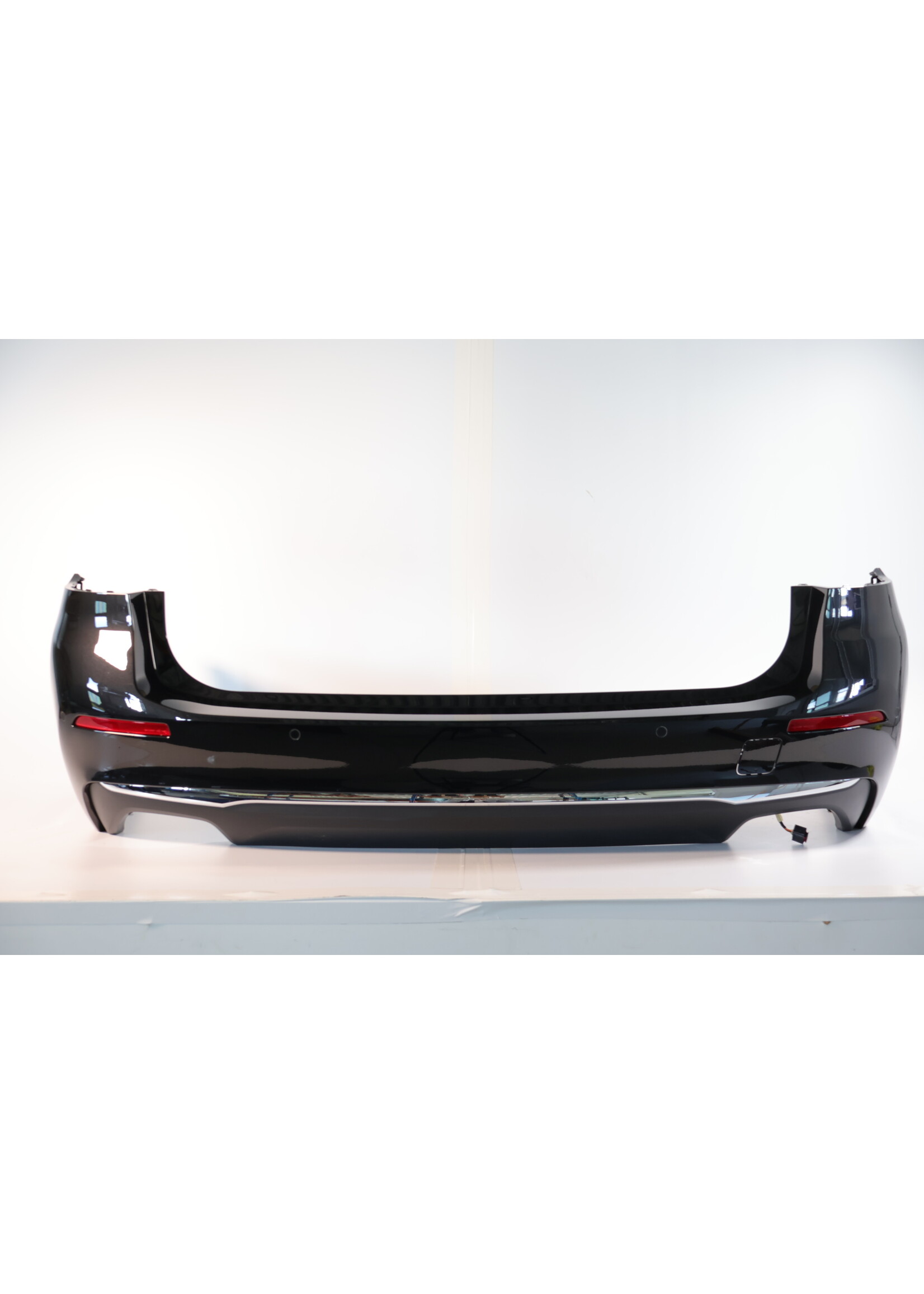 BMW BMW 5 Serie G31 LCI complete bumper achter met PDC 9852185 51129852185