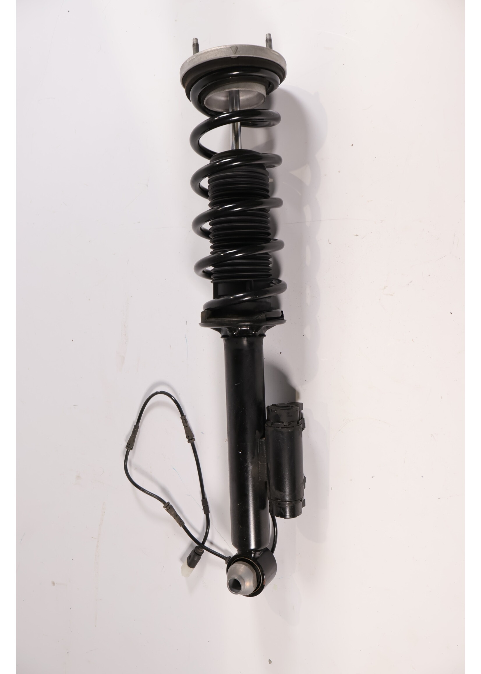 BMW BMW 8 Series G16 Strut shock absorber rear left 6878127