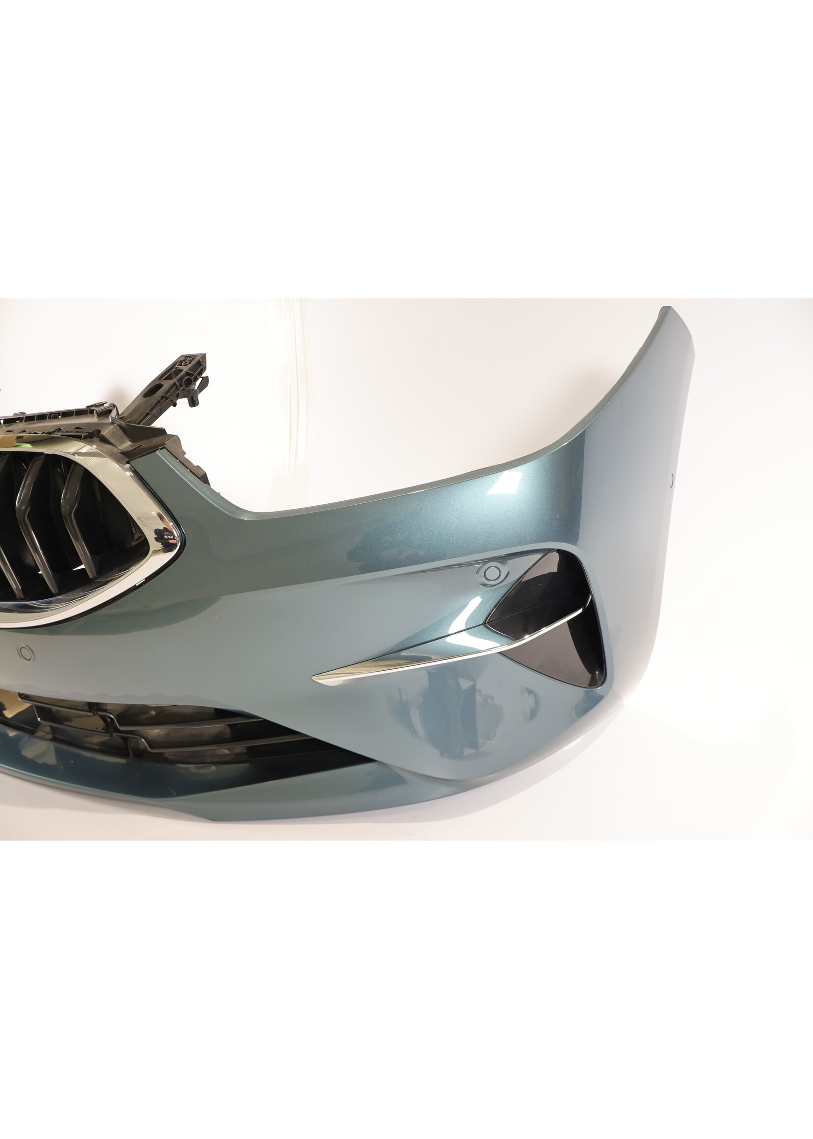 BMW BMW 8er G14 G15 G16 Komplette Frontstoßstange 51117946650 51117946651