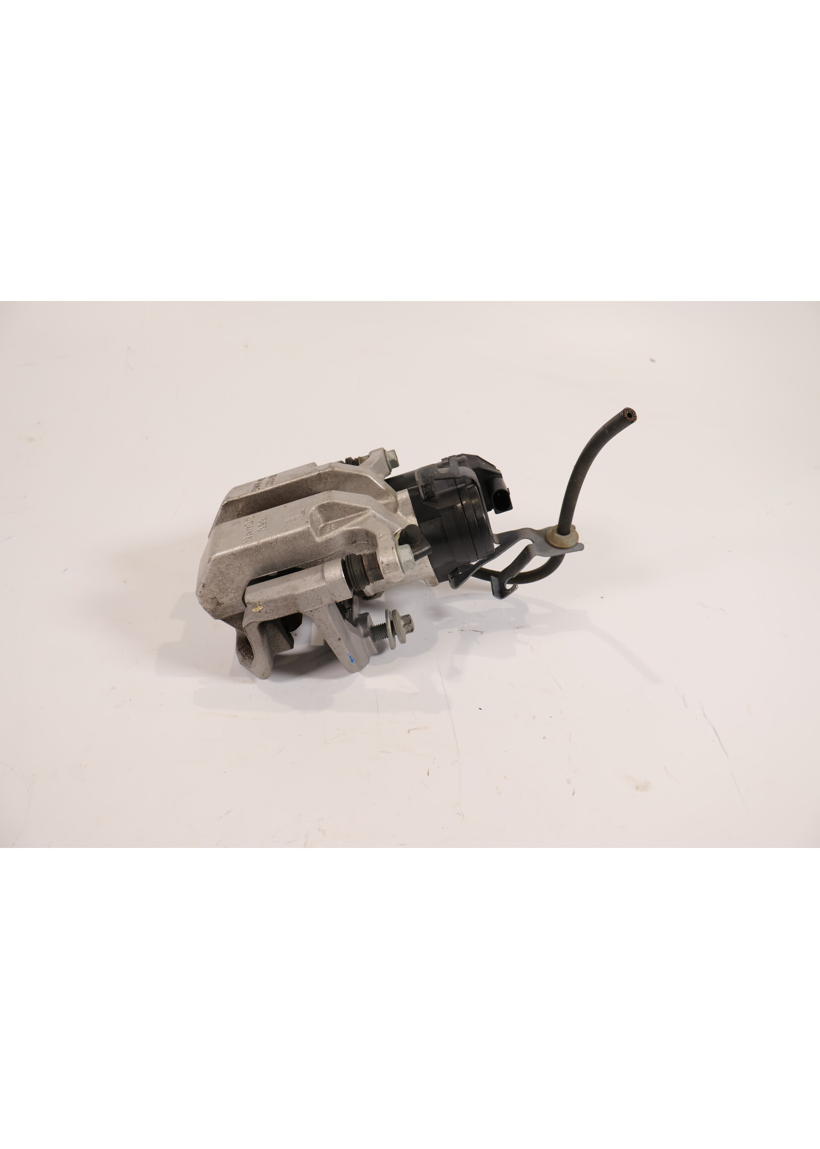BMW BMW 4er G26 Bremssattel links hinten 354KM 34208836841 8836841