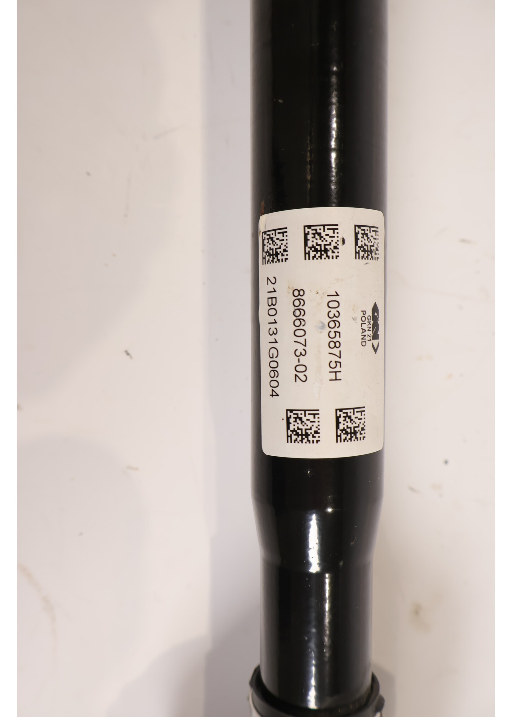 BMW BMW 4 Series G26 Drive shaft thru axle left rear 354KM 8666073 33208666073