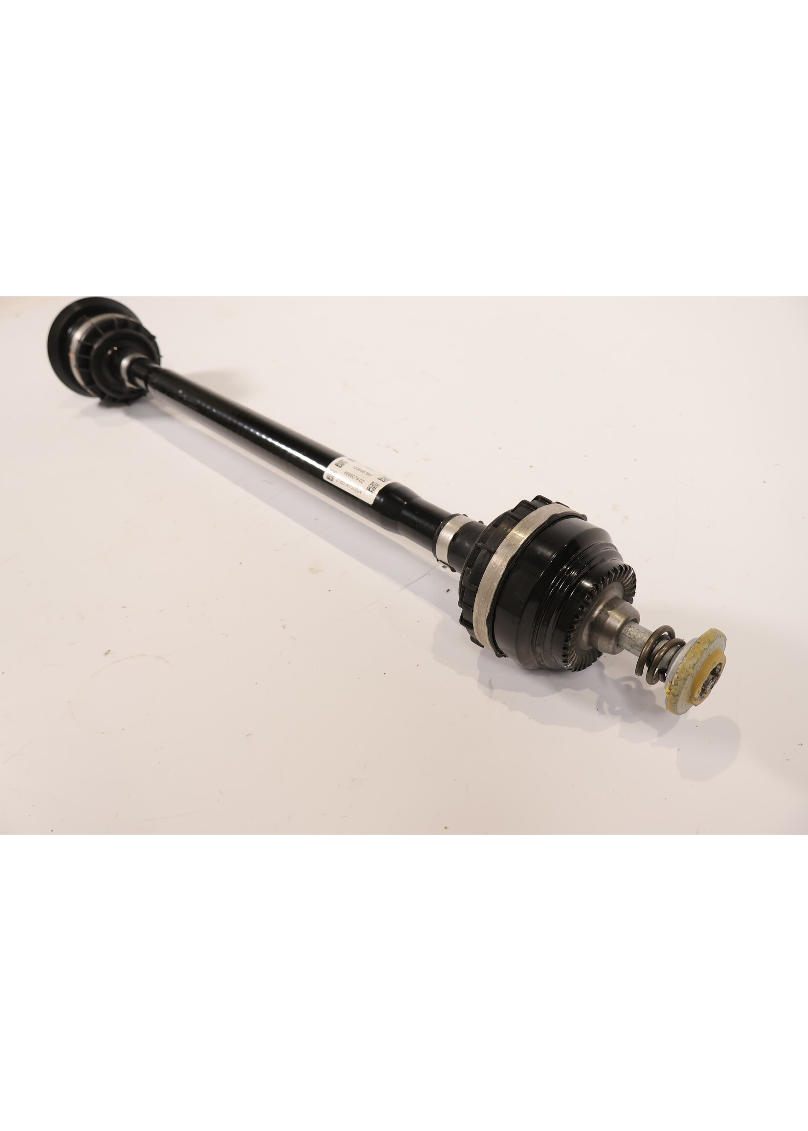 BMW BMW G20 G21 G22 G23 G26 Driveshaft output shaft thru axle right rear 354KM 8666074 10365876H