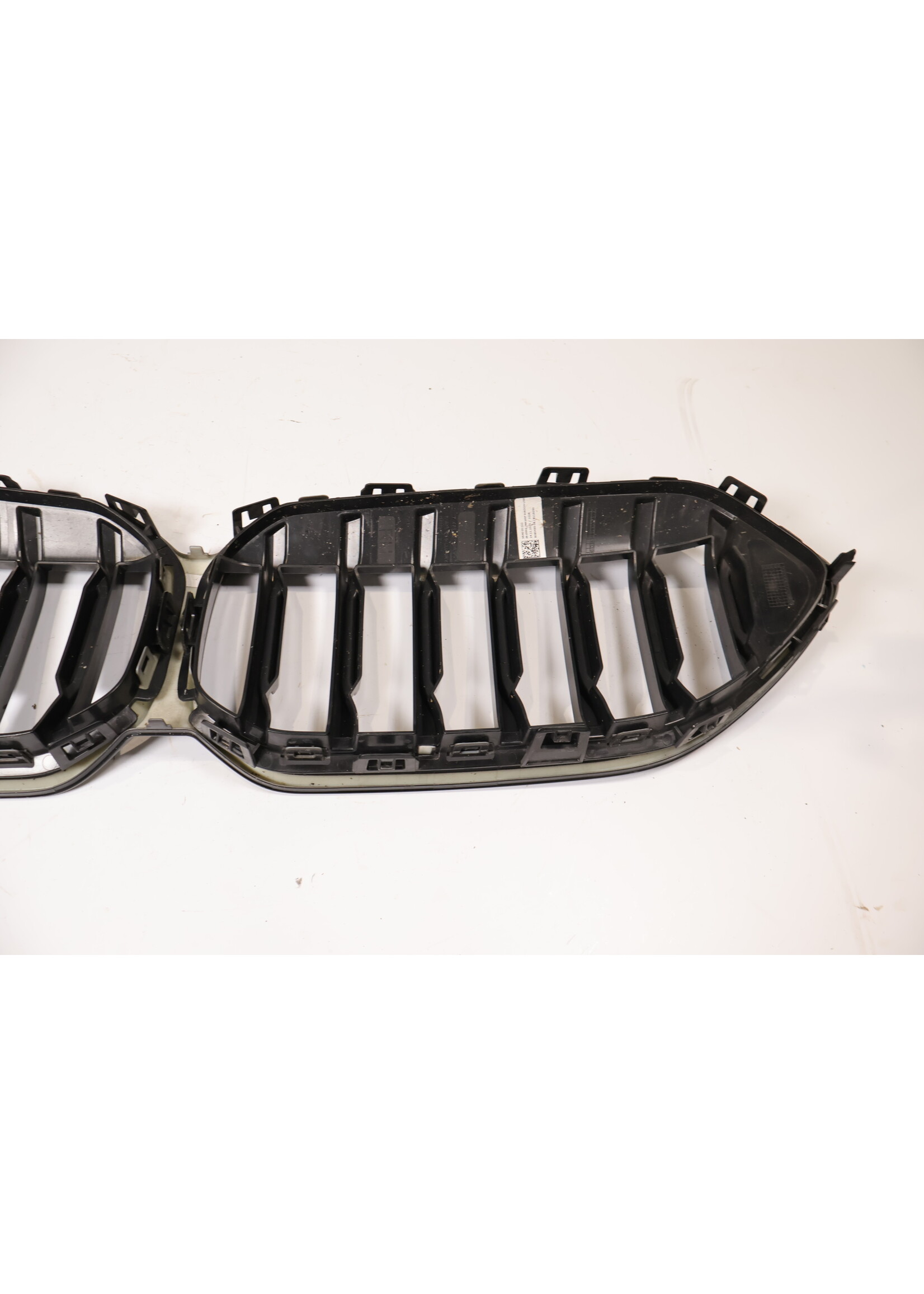 BMW BMW 2 Series F44 OEM black front grill 7476258