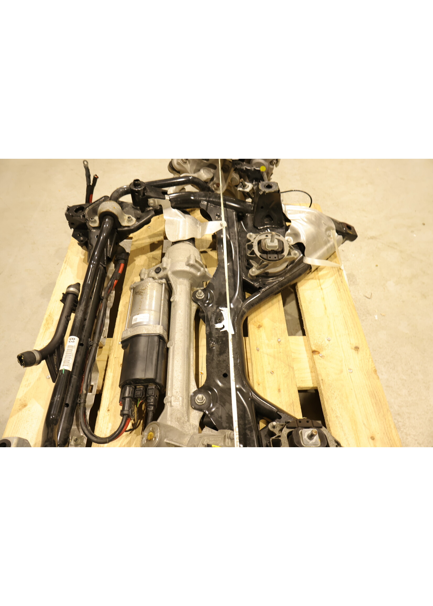 BMW BMW 4 Series M440i F32 F33 F36 Complete front suspension, also loose parts 6872120