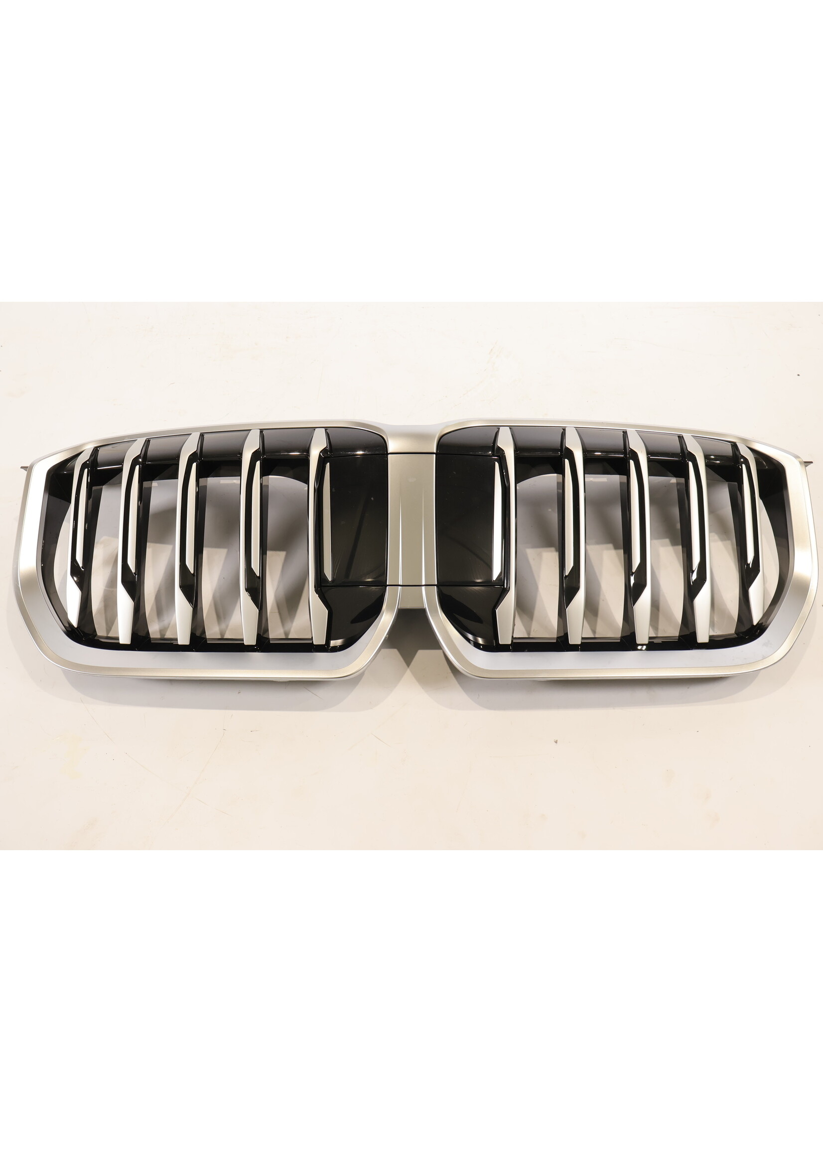 BMW BMW X1 U11 Grill front bumper with cover 9880301