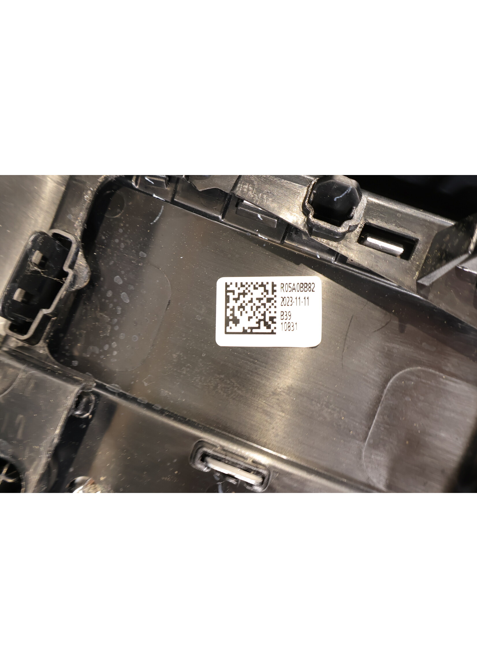 BMW BMW X1 U11 Nieren-/Grill-Frontstoßstange mit Abdeckung 9880301