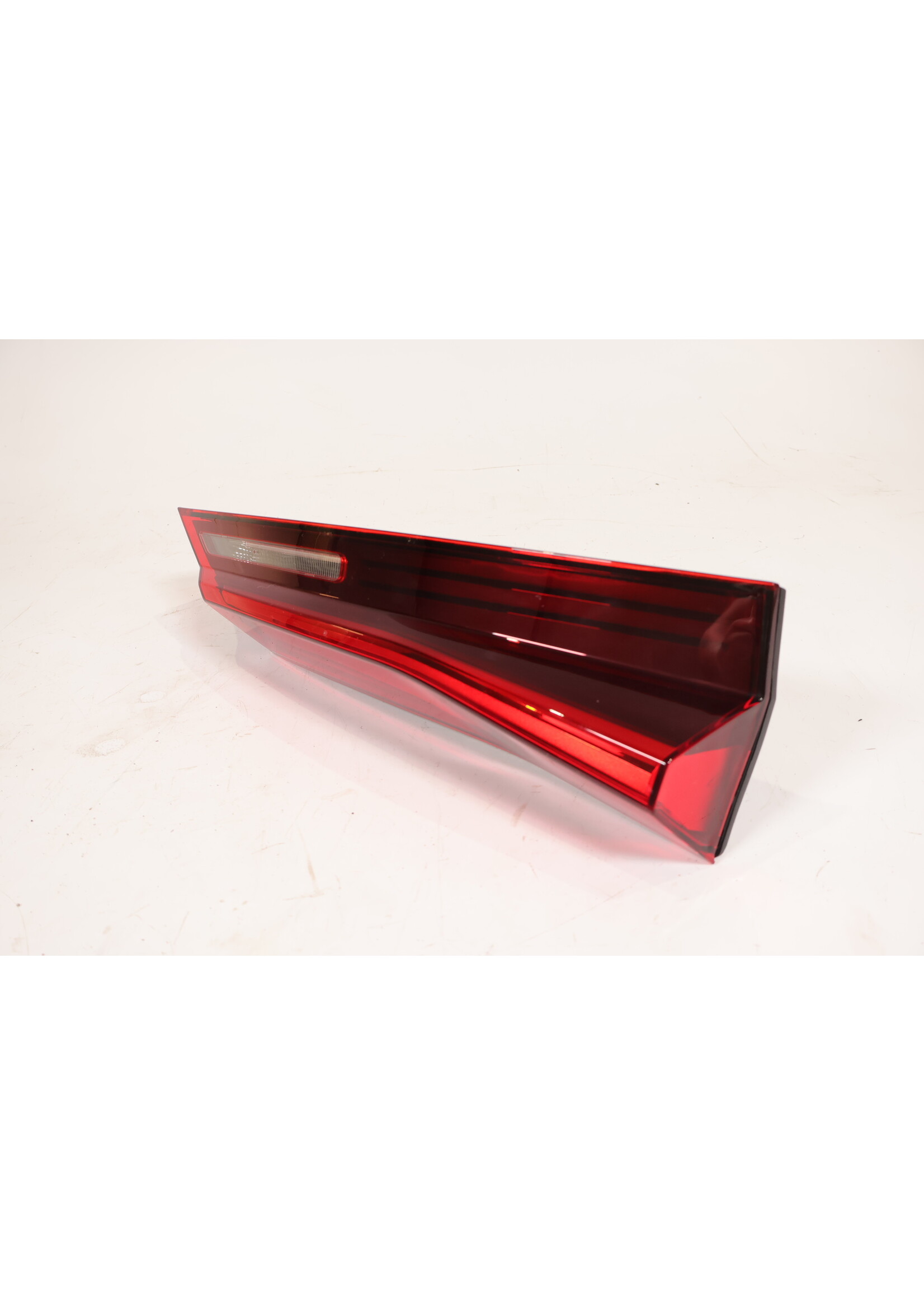 BMW BMW X1 U11 LED Taillight on the right in the tailgate H8946559809 63219465598 9465598