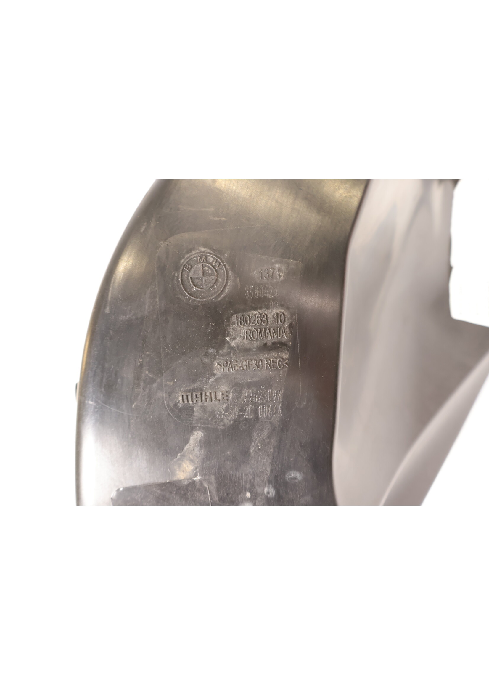 BMW  BMW 3 Serie G20 G21 320i Luchtfilterhuis + temperatuur sensor 72423104 13718580424