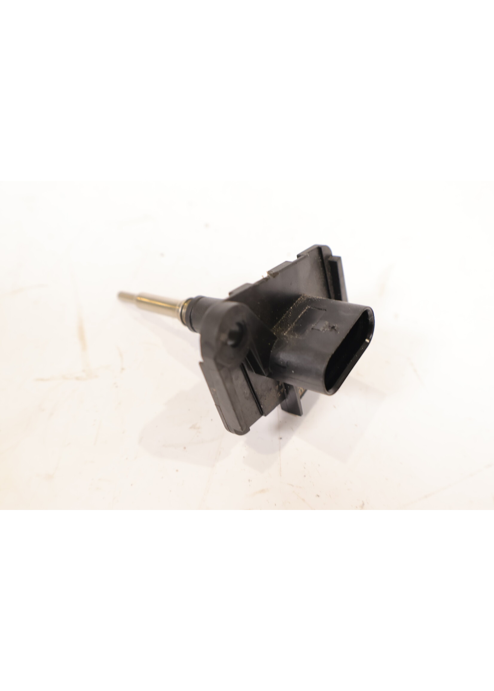 BMW BMW 3 Series G20 G21 320i Air filter housing + air temperature sensor 72423104 13718580424