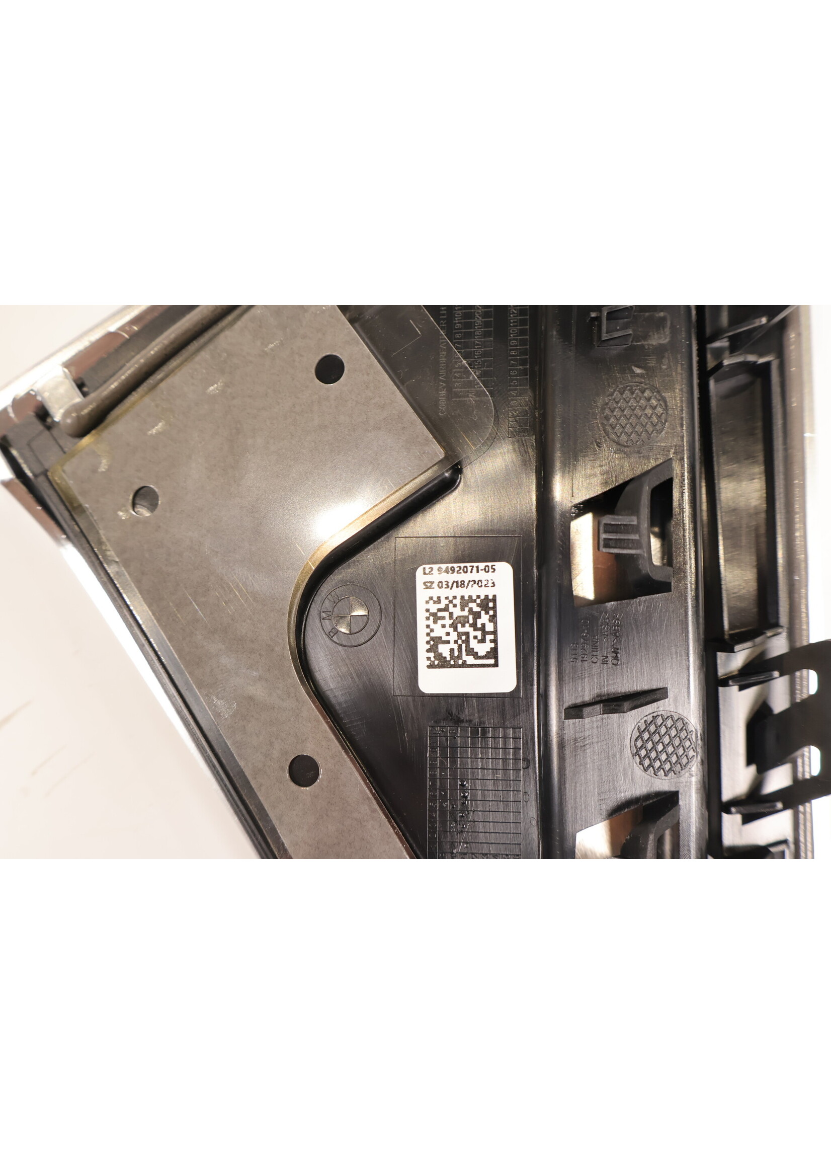 BMW BMW IX3 G08 Auspuffblende links 8499297 51128499297