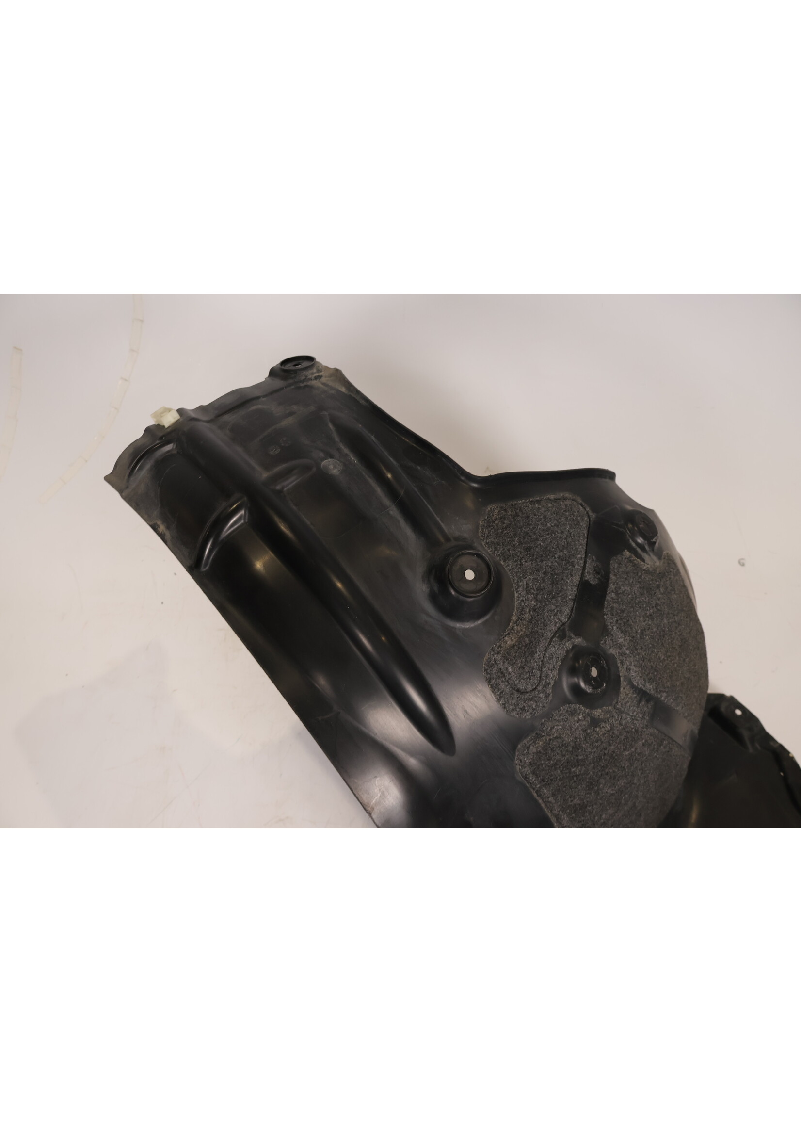 BMW BMW 2er G42 Abdeckung Radhaus Hinterteil vorn links 8493725 51718493725