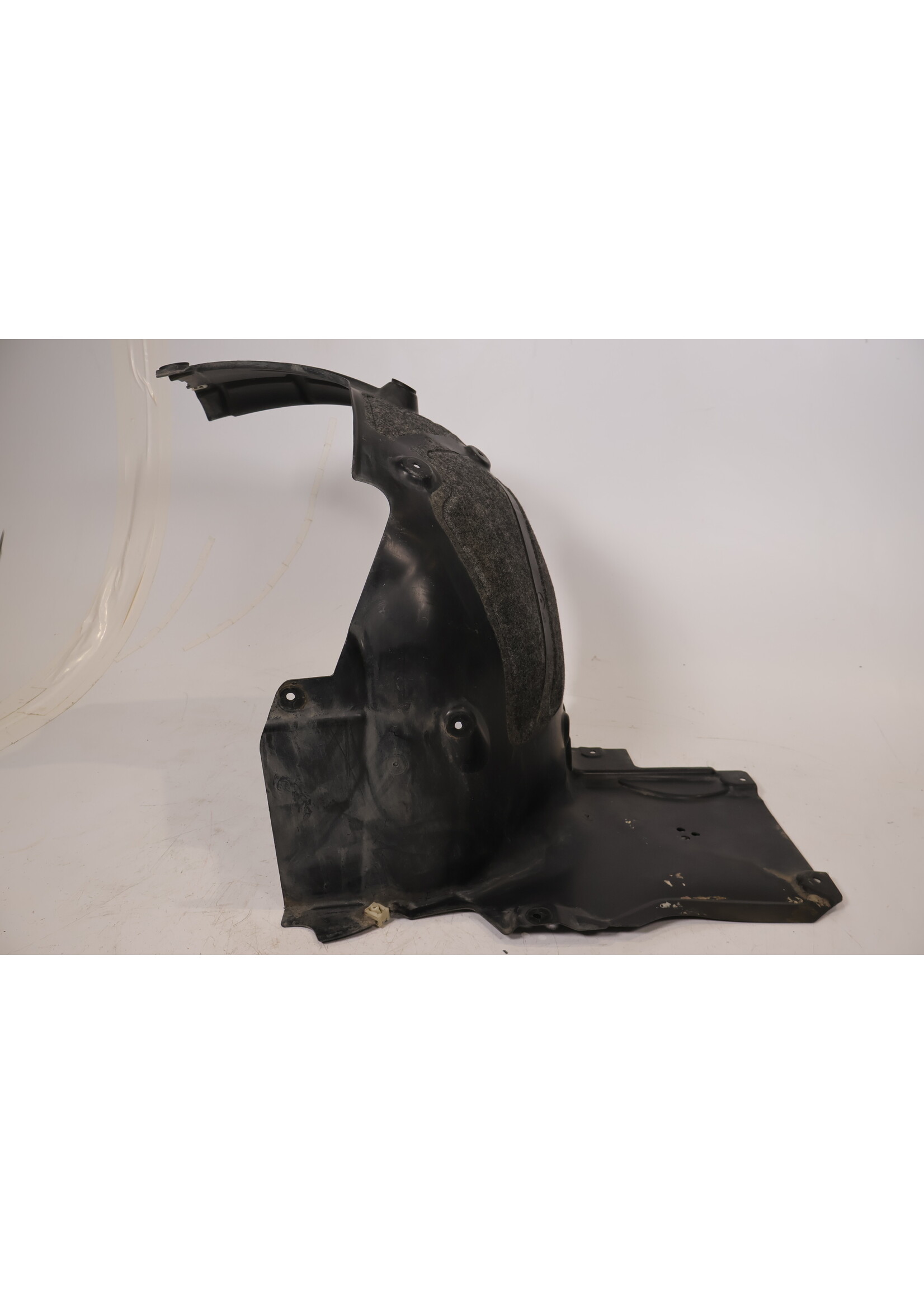 BMW BMW 2er G42 Abdeckung Radhaus Hinterteil vorn rechts 8493726 51718493726
