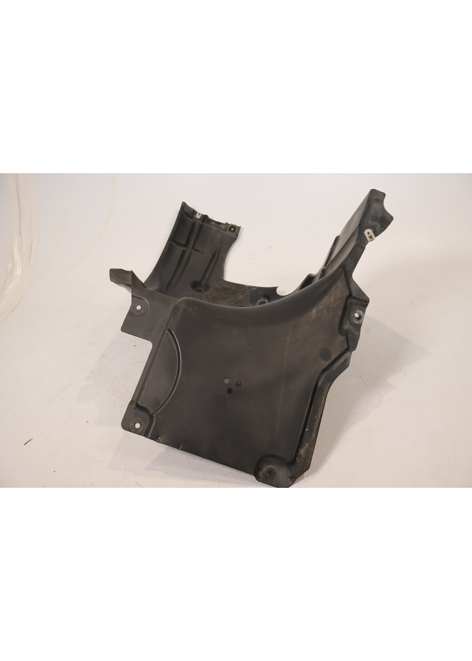 BMW BMW 2er G42 Abdeckung Radhaus Hinterteil vorn rechts 8493726 51718493726