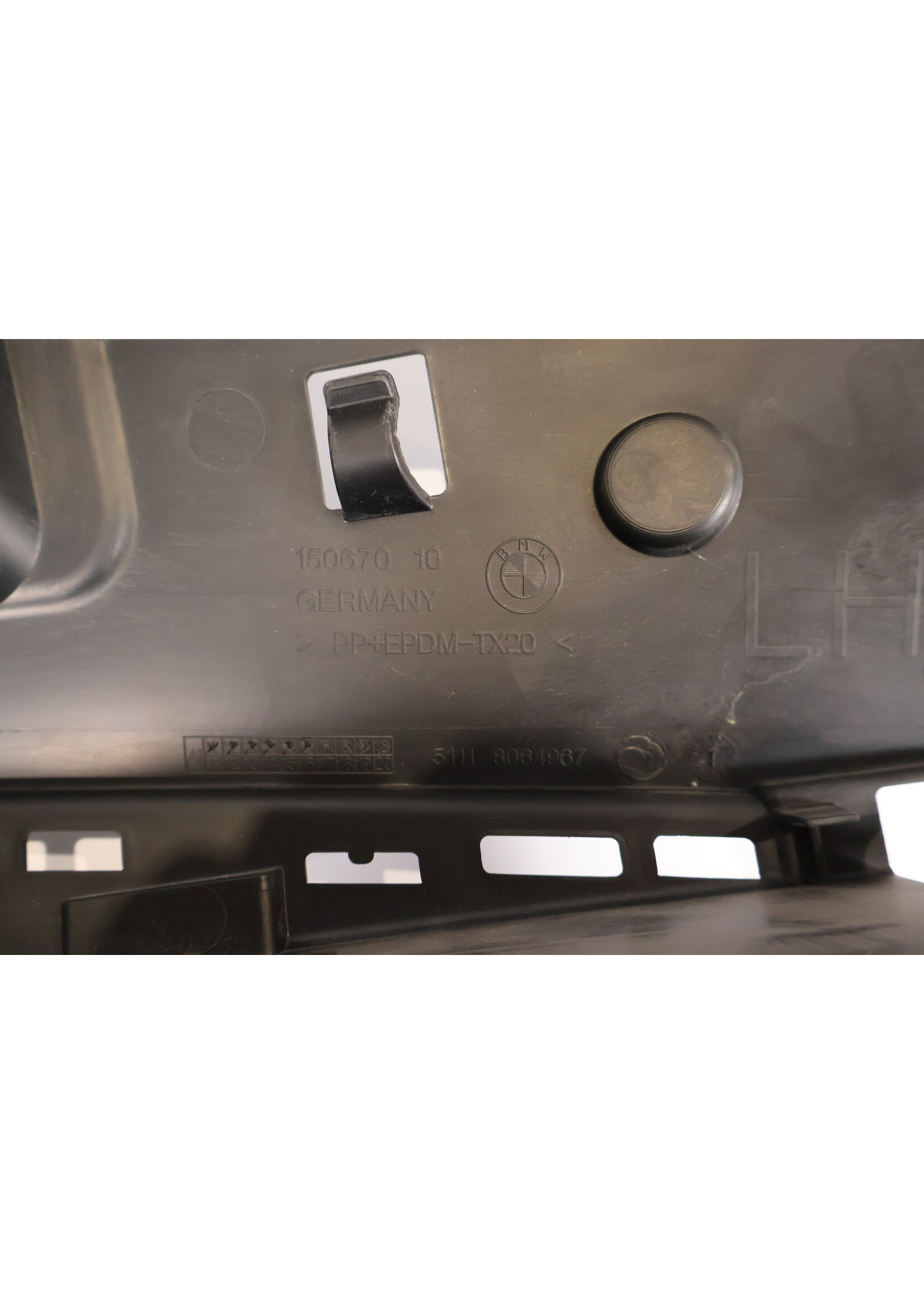 BMW BMW 5er G30 G31 Nebelscheinwerferhalterung vorne rechts NEU 51118064967 8064967