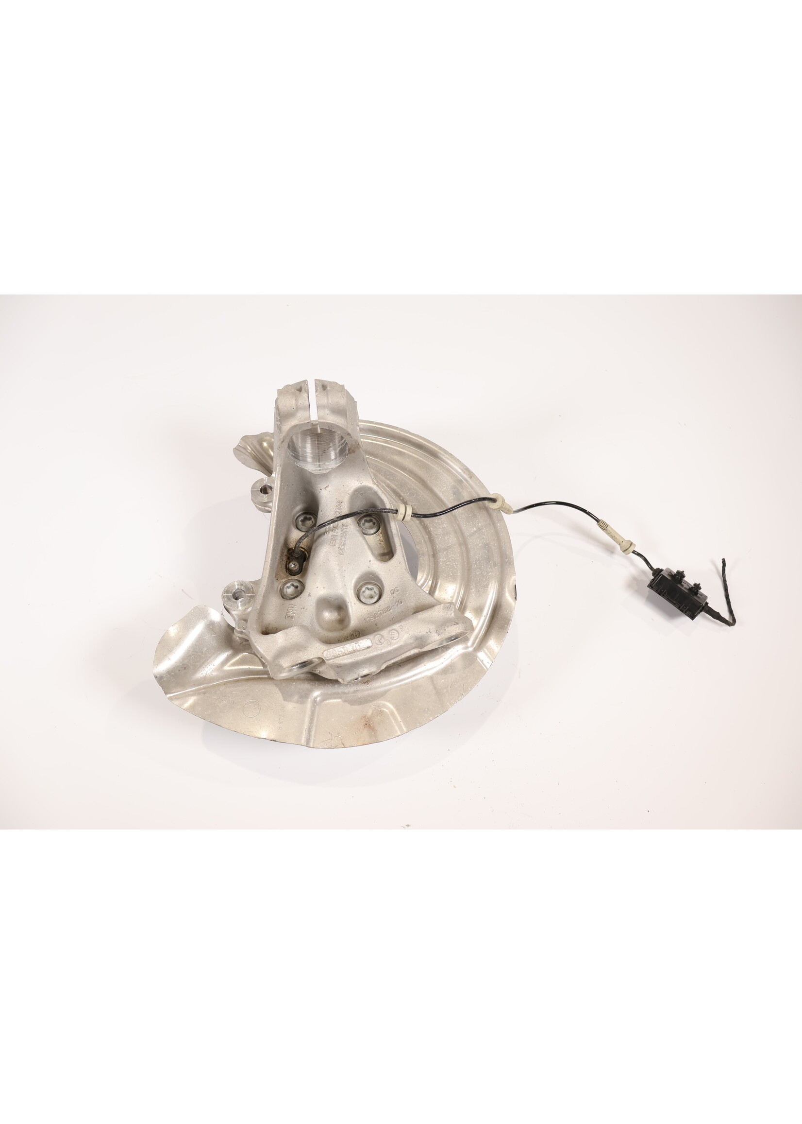 BMW BMW 4 Series F32 F33 F36 Front wheel hub front right AS NEW 6858311 198788