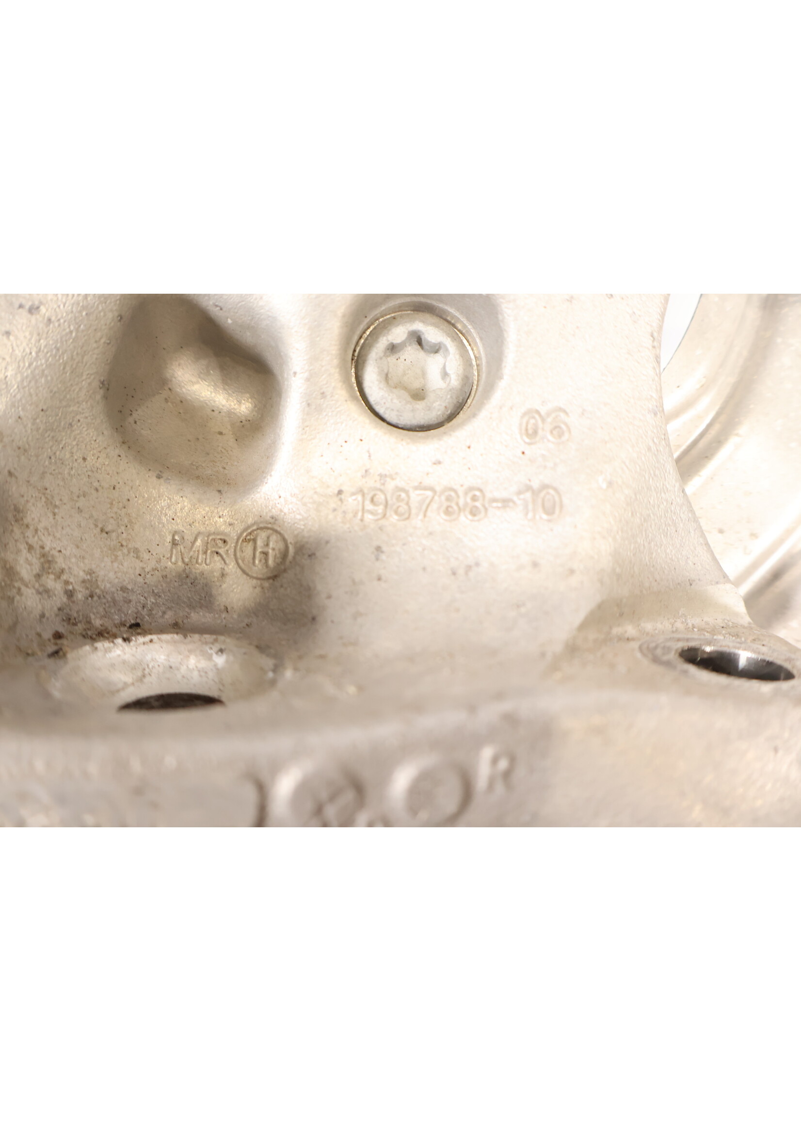 BMW BMW 4 Series F32 F33 F36 Front wheel hub front right AS NEW 6858311 198788