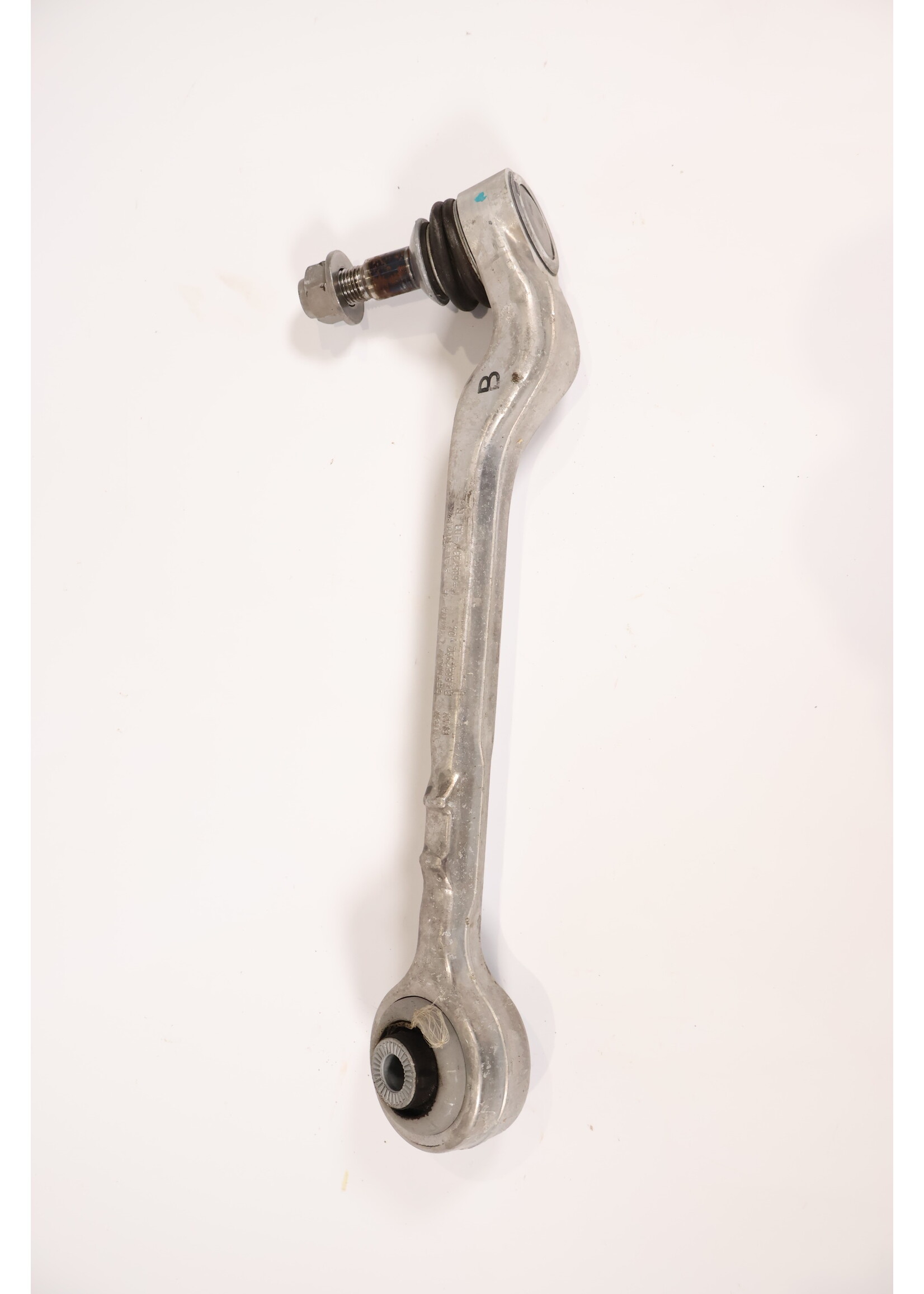 BMW BMW F-Series OEM Lower ontrol arm right with rubber NEW CONDITION 6857330
