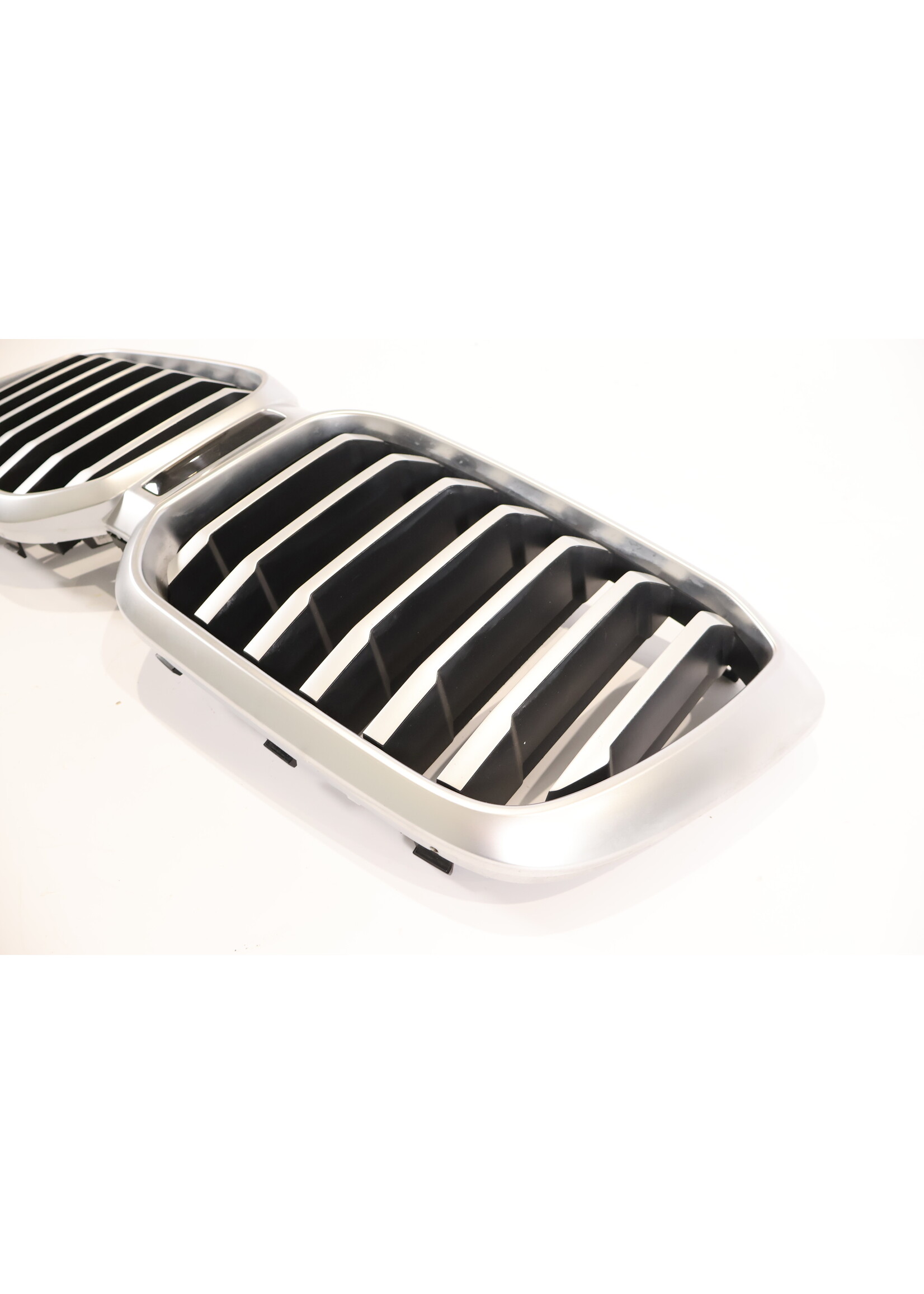 BMW BMW X1 U11 Nieren / grill voorbumper 10627111 51135A1A3F5
