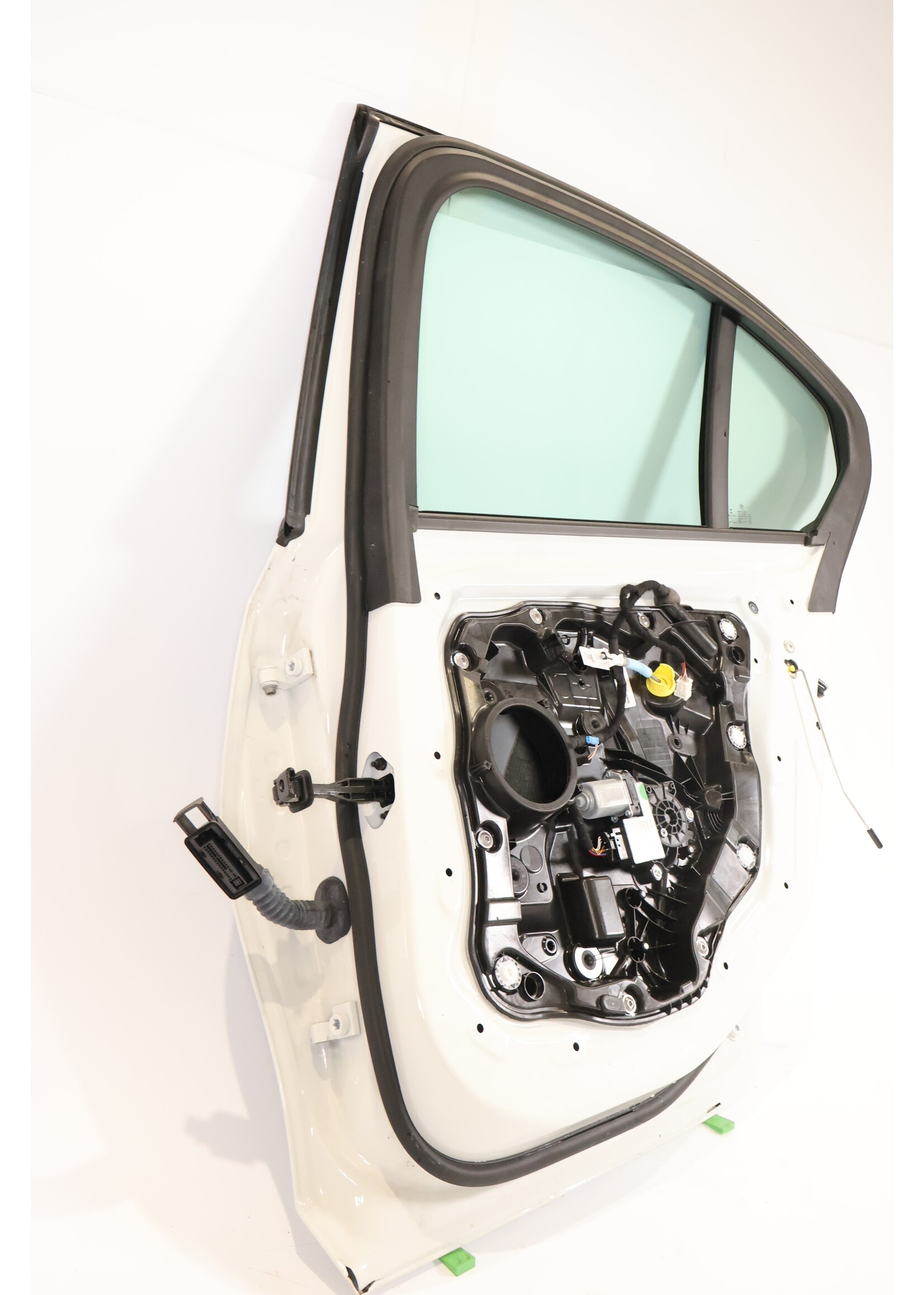 BMW BMW 3 Serie G20  G80 complete door right rear 41517482278 7482278