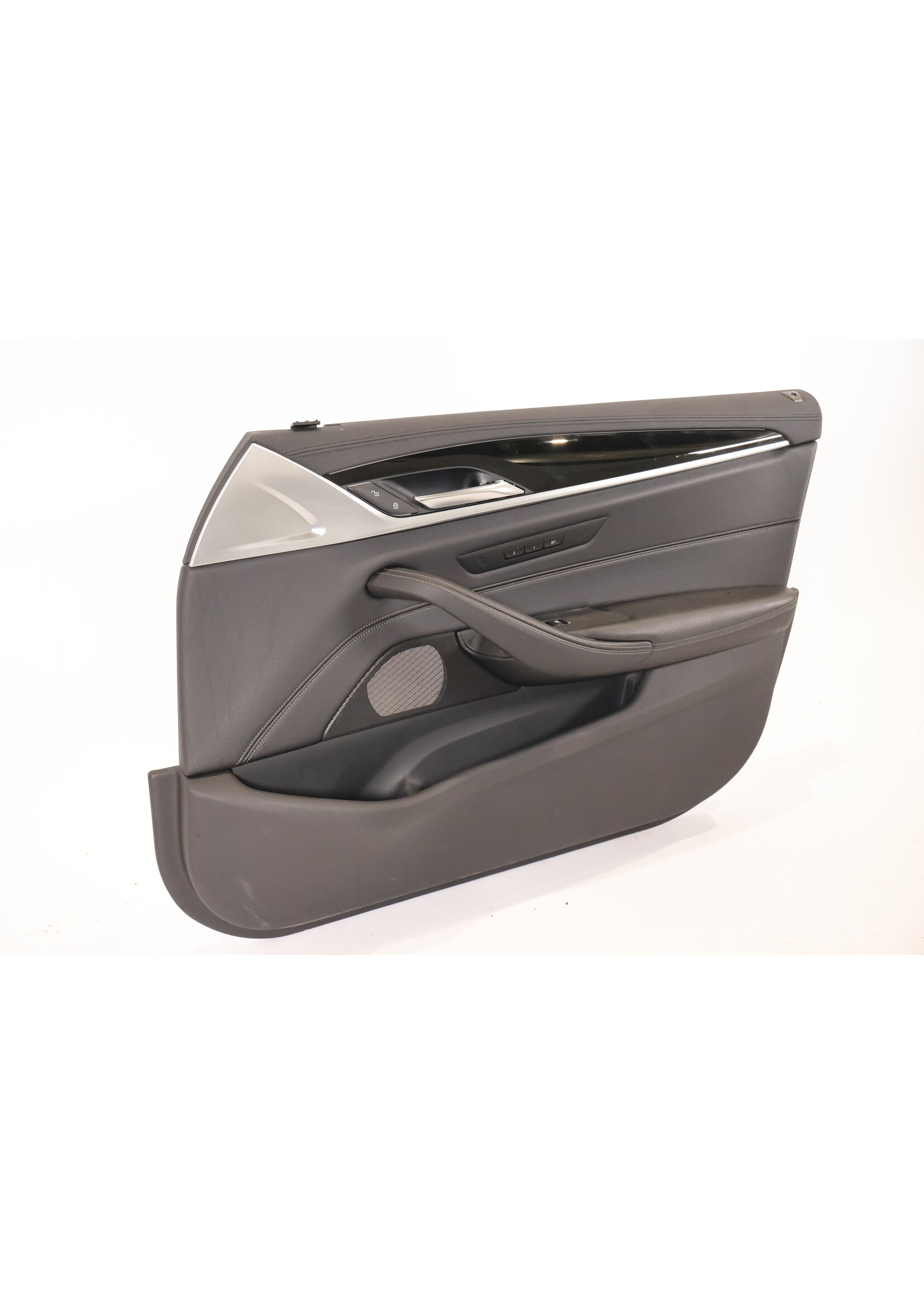 BMW  BMW 5 Series G30 G31 Complete door panel right front 51417992978 51417992982